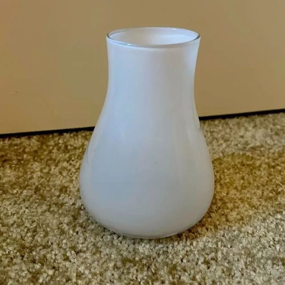 IKEA Barbaro Wesslander Pia Amsell Art Glass Vase White 4-3/4”H x 3-1/2”Diameter